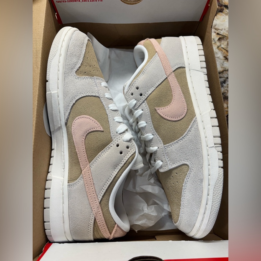 Nike Suede Sneakers in tan and Pink NEW - Picture 7 of 9